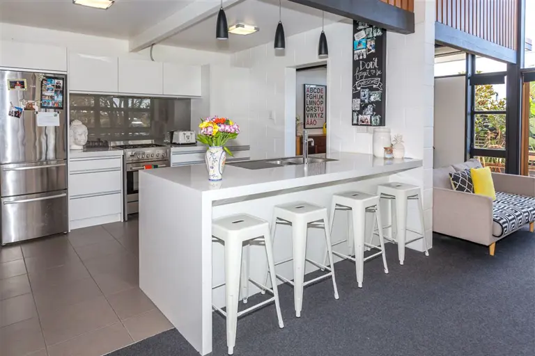 Laminex Top With Waterfall End